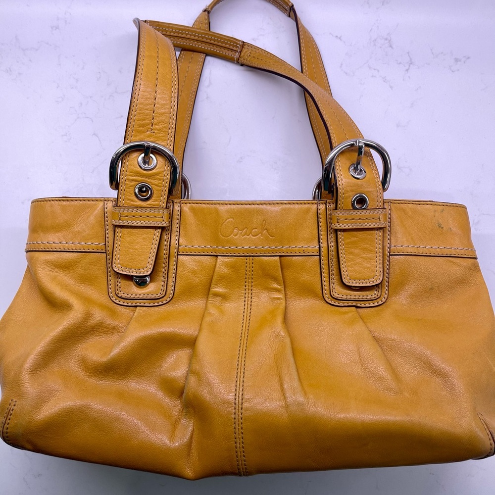 Coach Leather Shoulder Bag Very Used